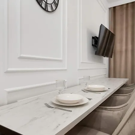 Jasny Z Dwoma Sypialniami By Renters