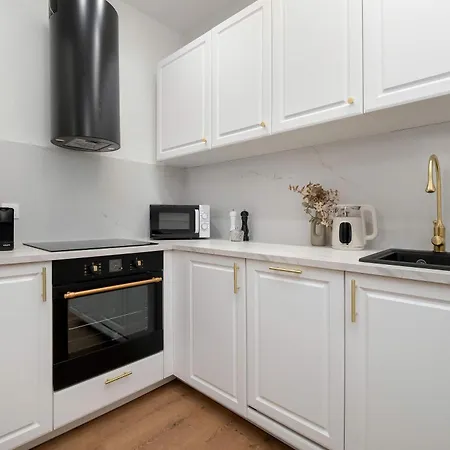 Jasny Z Dwoma Sypialniami By Renters Apartamento