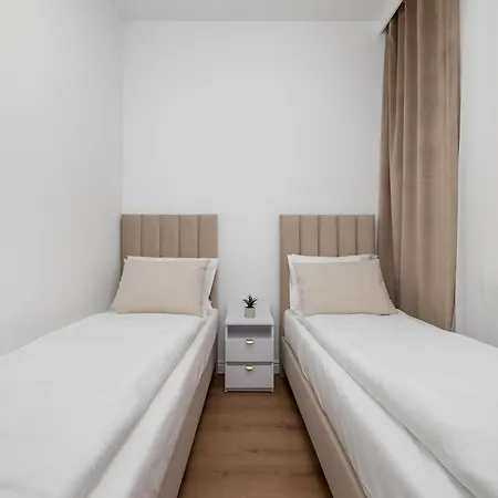 Jasny Z Dwoma Sypialniami By Renters Poznań