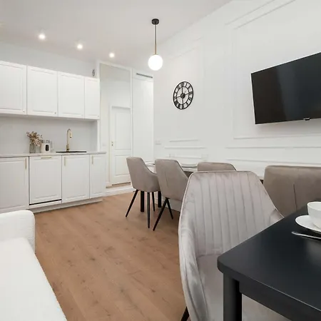 Jasny Z Dwoma Sypialniami By Renters Appartamento *