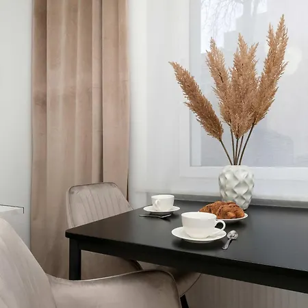 Jasny Z Dwoma Sypialniami By Renters *